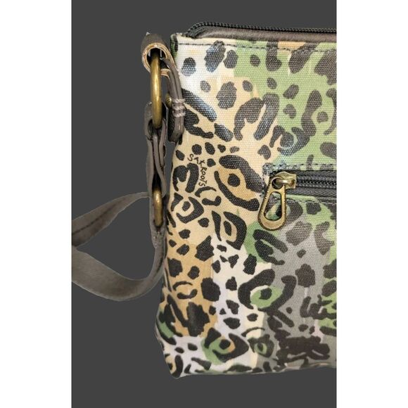 Sakroots Basic Crossbody Bag Coated Canvas Green Animal Print - Picture 5 of 6
